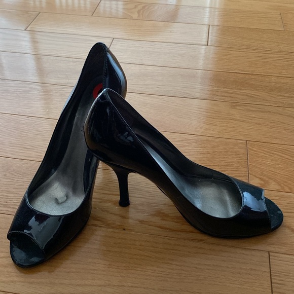 Nine West black patent preen toe shoes - Picture 2 of 3